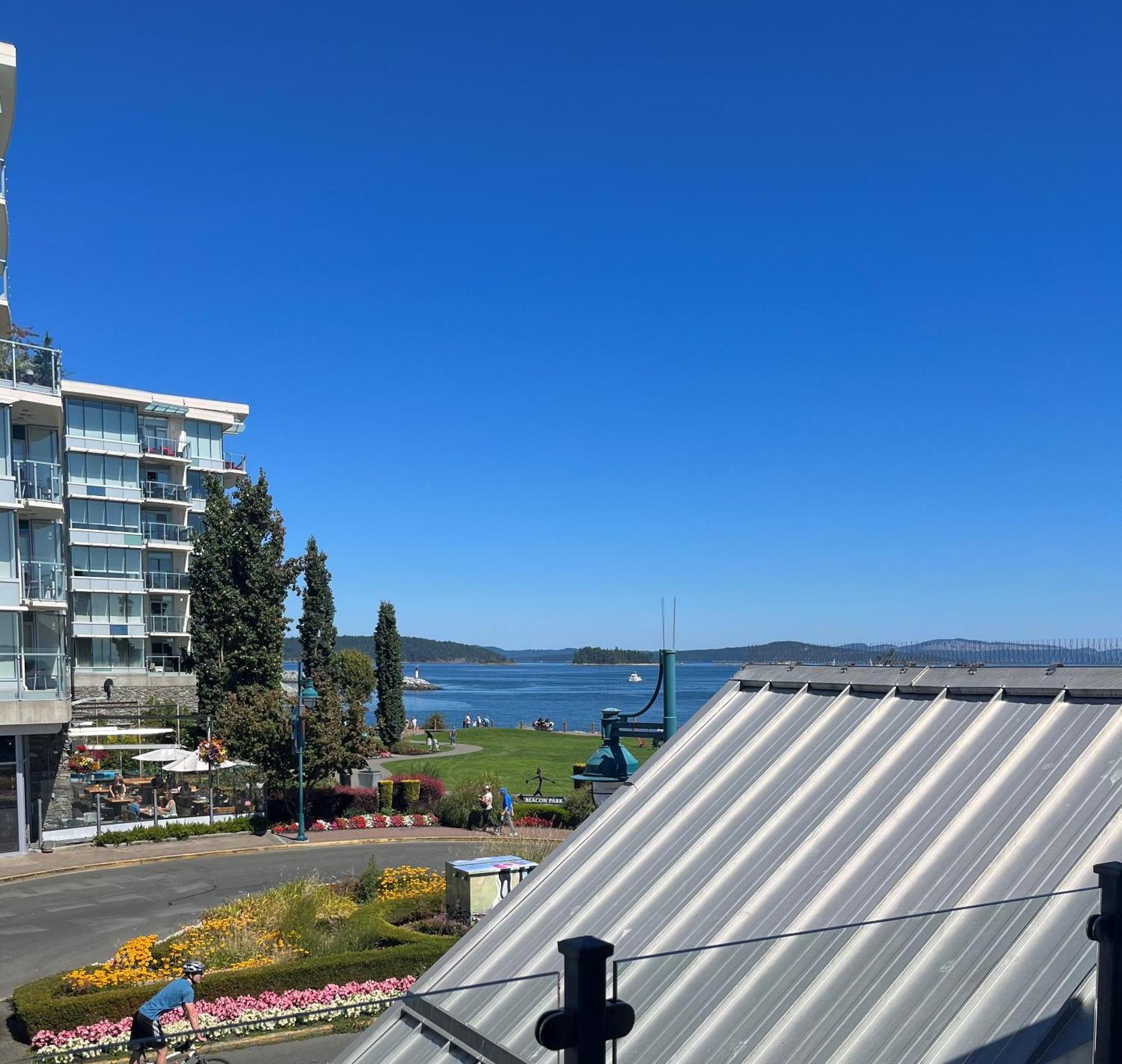 Sidney Waterfront Inn & Suites מראה חיצוני תמונה