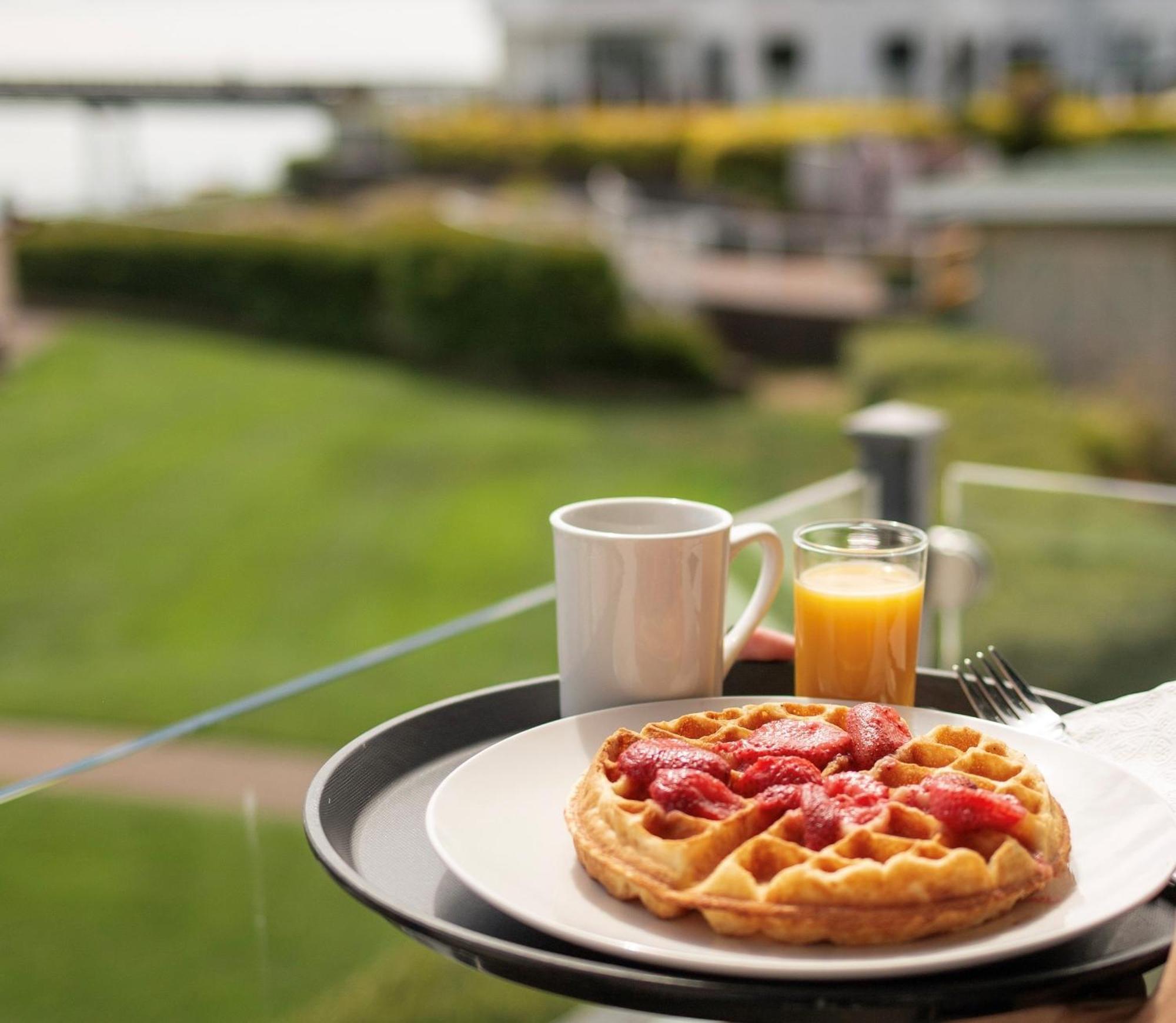 Sidney Waterfront Inn & Suites מראה חיצוני תמונה