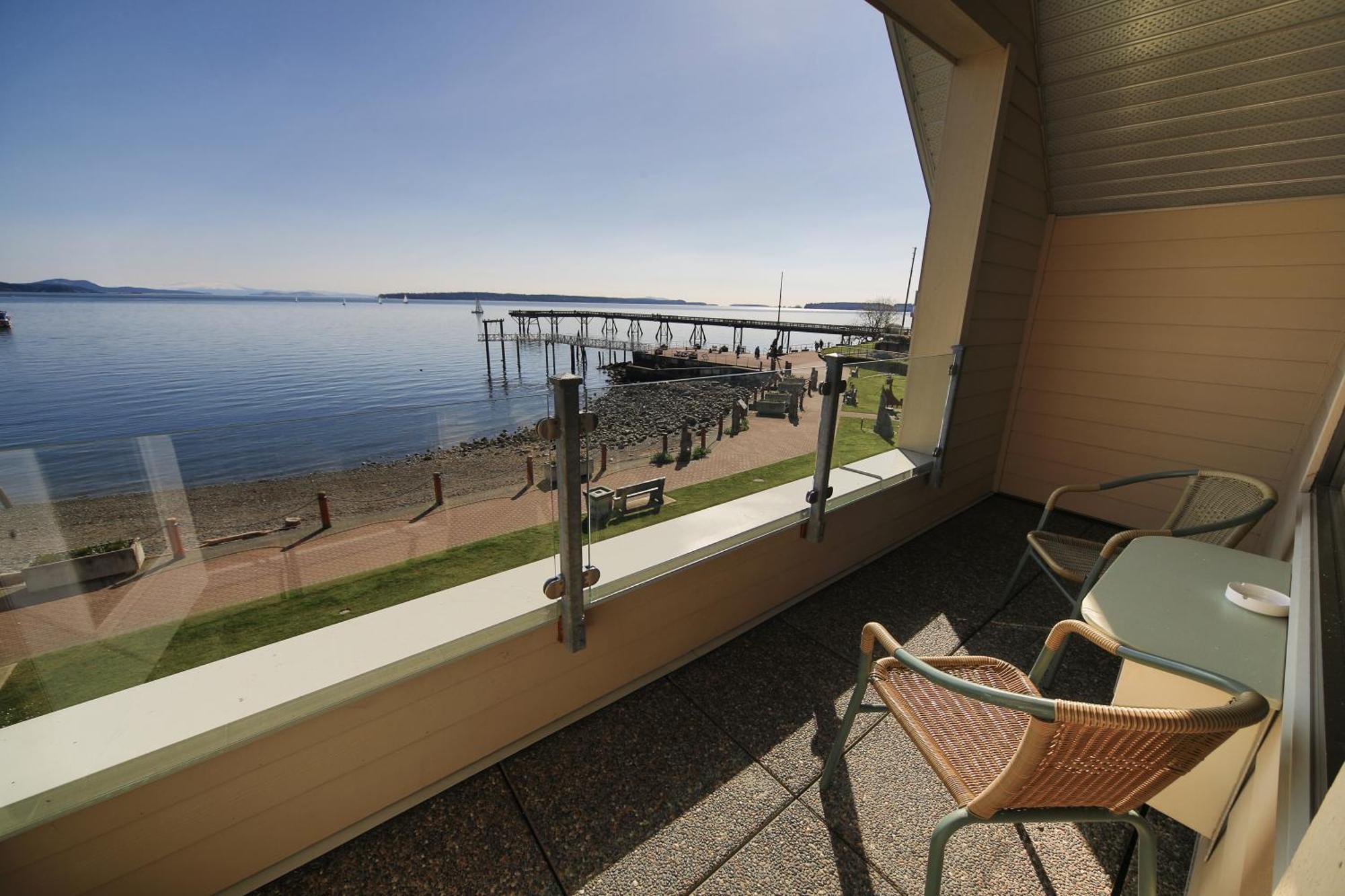 Sidney Waterfront Inn & Suites מראה חיצוני תמונה