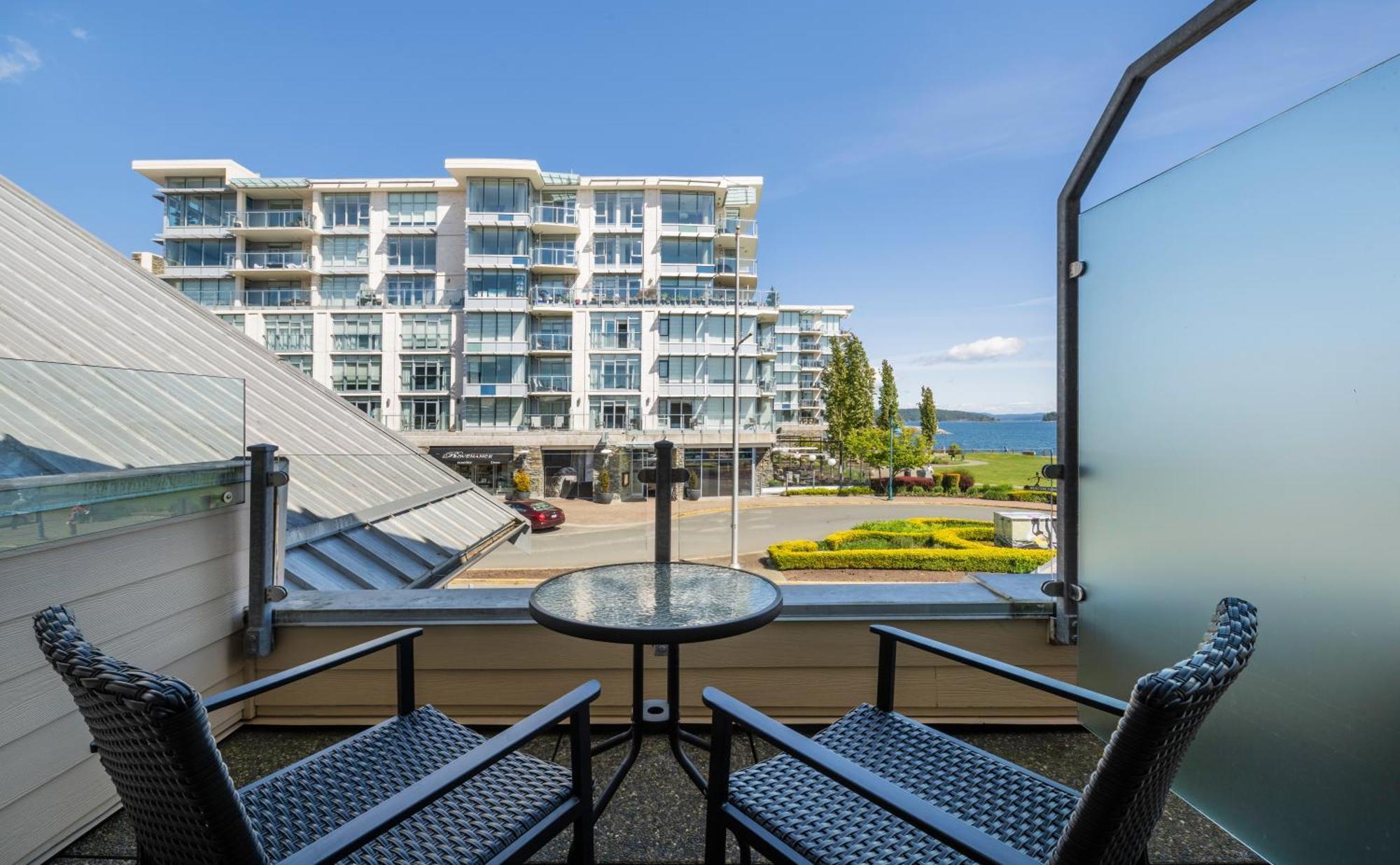Sidney Waterfront Inn & Suites מראה חיצוני תמונה