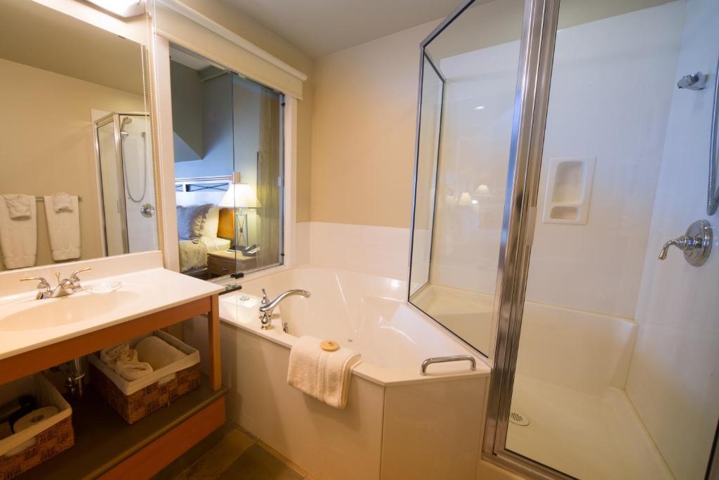 Sidney Waterfront Inn & Suites חדר תמונה